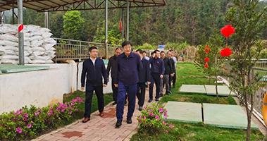 贛州市委常委、常務(wù)副市長高世文一行先后到挺進(jìn)環(huán)保定南馬山逕、龍南黃沙稀土尾水項(xiàng)目調(diào)研